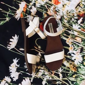 Steve Madden White Leather Sandals